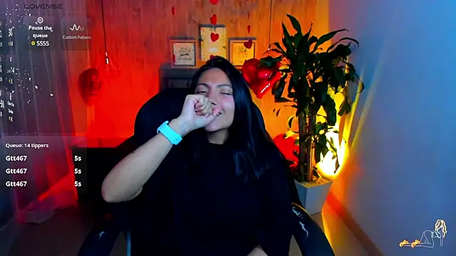 Snapshot of miichael_black chatting on 02.13.25 miichael black online show from 02.13.25