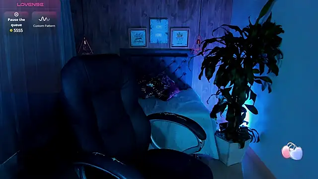 Snapshot of miichael_black chatting on 03.17.25 miichael black online show from 03.17.25