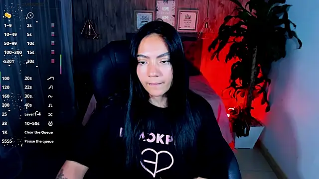 Snapshot of miichael_black chatting on 10.04.25 miichael black online show from 10.04.25