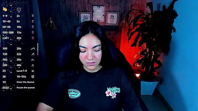 Snapshot of miichael_black chatting on 10.18.25 miichael black online show from 10.18.25