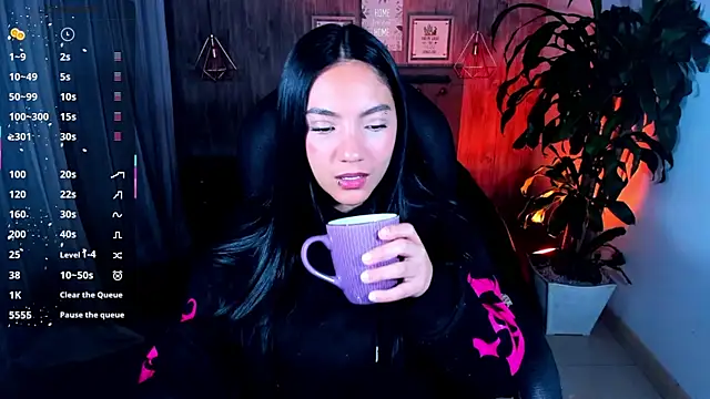 Snapshot of miichael_black chatting on 10.30.25 miichael black online show from 10.30.25