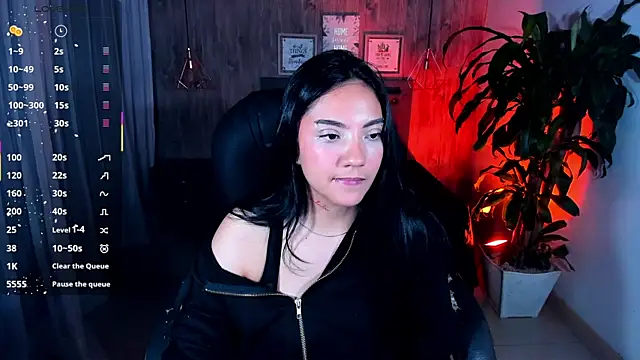 Snapshot of miichael_black chatting on 11.27.25 miichael black online show from 11.27.25