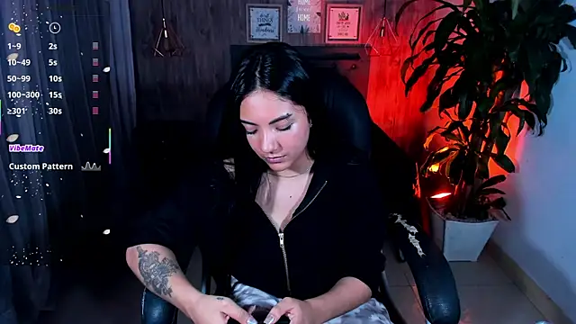 Snapshot of miichael_black chatting on 11.27.25 miichael black online show from 11.27.25