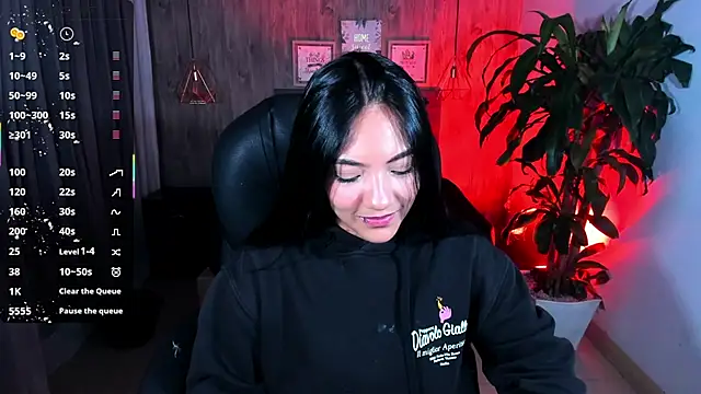 Snapshot of miichael_black chatting on 12.04.25 miichael black online show from 12.04.25