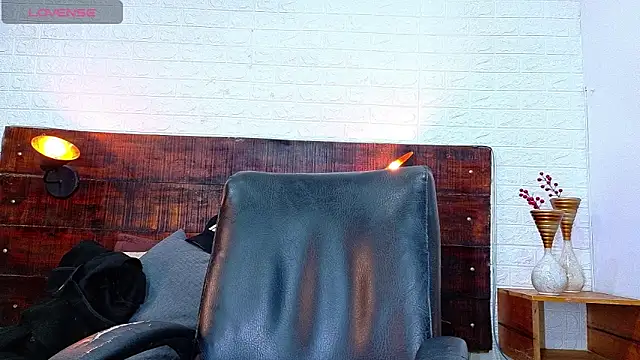 Snapshot of Celeste_sanz chatting on 11.21.25 Celeste sanz online show from 11.21.25