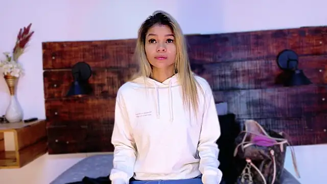 Snapshot of Celeste_sanz chatting on 03.04.26 Celeste sanz online show from 03.04.26