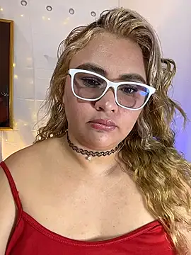 Snapshot of AshleyVXo chatting on 07.19.26 AshleyVXo online show from 07.19.26