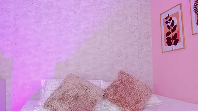 DahianaWalcott online show from 01.23.25