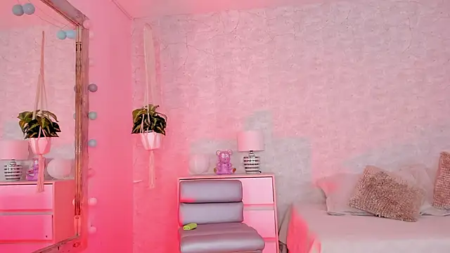 DahianaWalcott online show from 02.06.25