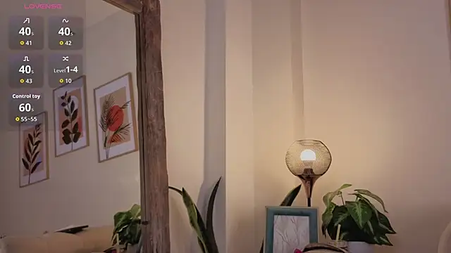 DahianaWalcott online show from 10.15.25