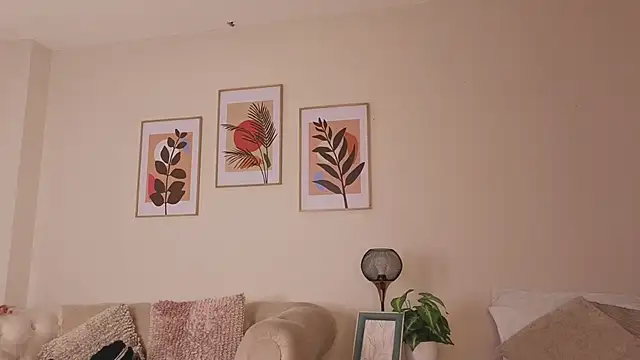 DahianaWalcott online show from 03.18.26