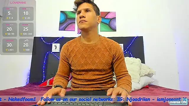 Snapshot of toyboys1 chatting on 01.10.25 toyboys1 online show from 01.10.25