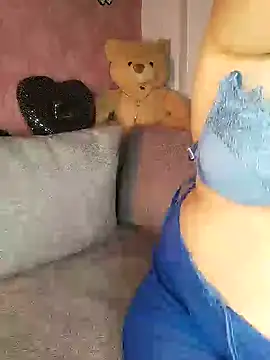 Cat Sharisa online show from 01.22.25