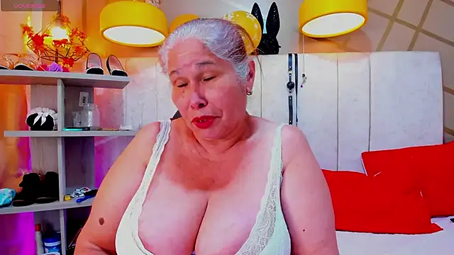 girl amada online show from 01.24.25