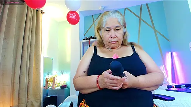 girl amada online show from 09.19.25