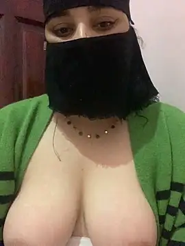 Snapshot of Miss-Soka chatting on 12.26.24 Miss-Soka online show from 12.26.24