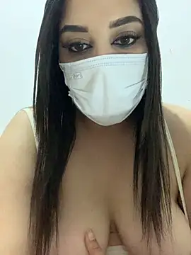 Snapshot of Miss-Soka chatting on 11.16.25 Miss-Soka online show from 11.16.25