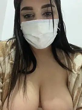 Snapshot of Miss-Soka chatting on 12.04.25 Miss-Soka online show from 12.04.25