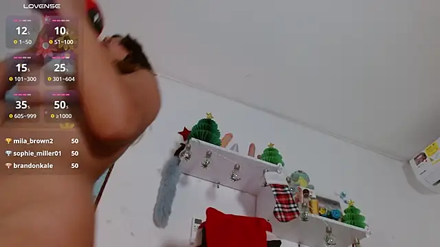 Snapshot of miss_valery2 chatting on 12.30.24 miss valery2 online show from 12.30.24