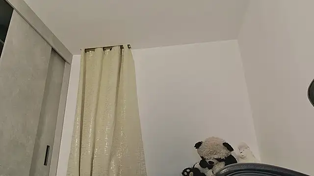 Snapshot of miss_valery2 chatting on 05.20.26 miss valery2 online show from 05.20.26