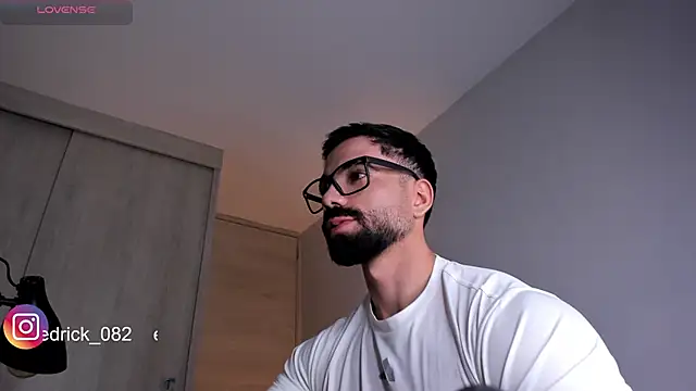 Snapshot of edrick_walton1 chatting on 02.22.25 edrick walton1 online show from 02.22.25