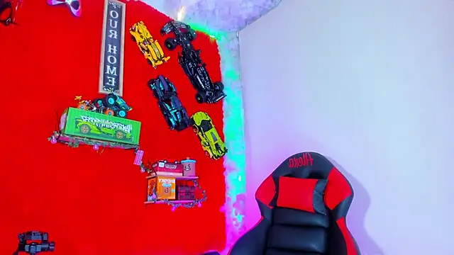 LilOwen  online show from 10.21.25