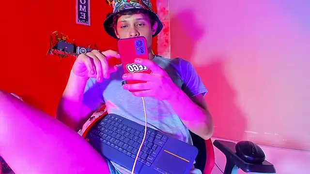 LilOwen  online show from 11.20.25