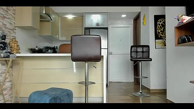 Snapshot of Dominiofit chatting on 02.14.25 Dominiofit online show from 02.14.25