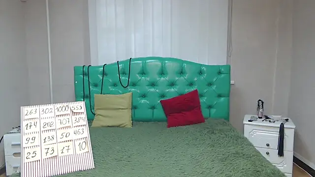 IsabelBlackberry online show from 02.10.25