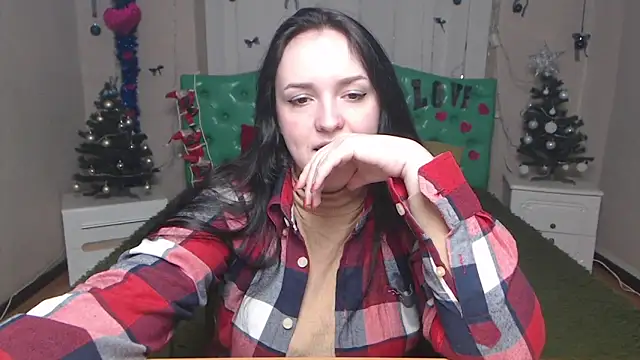 IsabelBlackberry online show from 12.21.25