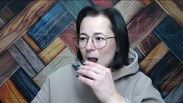 Snapshot of MarieSho chatting on 01.16.26 MarieSho online show from 01.16.26