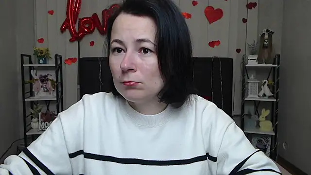 Snapshot of MarieSho chatting on 02.02.26 MarieSho online show from 02.02.26