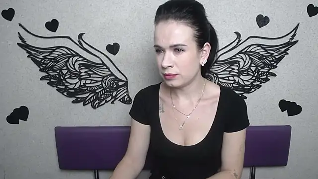 JasmineKouch online show from 10.11.25