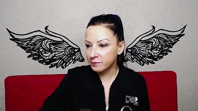 Snapshot of ElizabethSho chatting on 12.07.24 ElizabethSho online show from 12.07.24