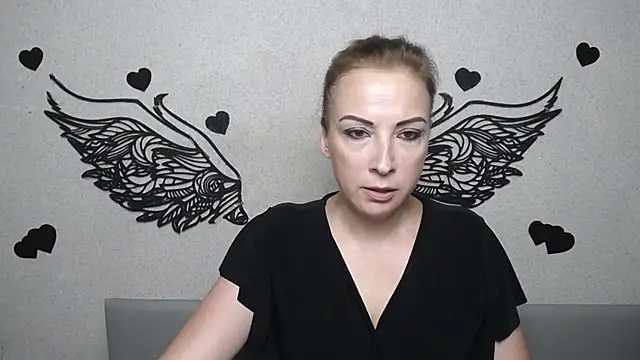 Snapshot of ElizabethSho chatting on 07.03.26 ElizabethSho online show from 07.03.26