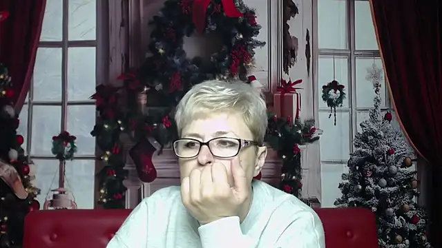 Snapshot of EmiliaGree chatting on 01.12.26 EmiliaGree online show from 01.12.26