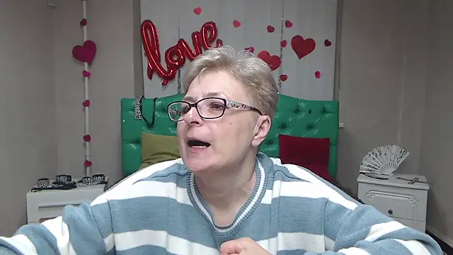 Snapshot of EmiliaGree chatting on 03.19.26 EmiliaGree online show from 03.19.26