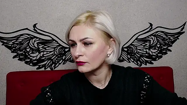 Snapshot of OliviaHorst chatting on 12.04.24 OliviaHorst online show from 12.04.24