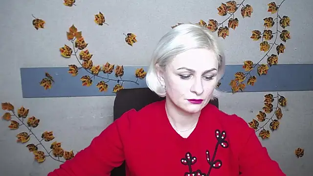 Snapshot of OliviaHorst chatting on 12.14.24 OliviaHorst online show from 12.14.24