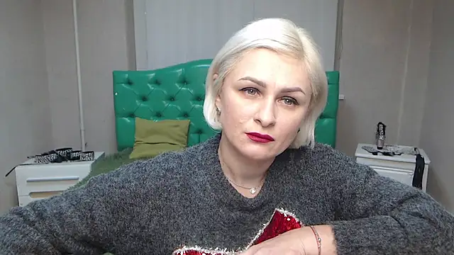 Snapshot of OliviaHorst chatting on 01.21.25 OliviaHorst online show from 01.21.25