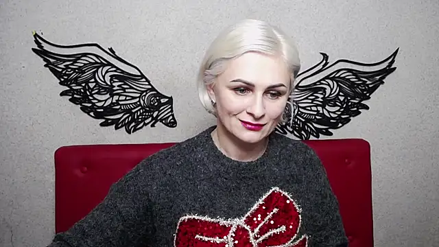 Snapshot of OliviaHorst chatting on 02.09.25 OliviaHorst online show from 02.09.25