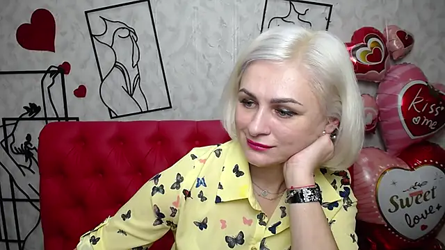 Snapshot of OliviaHorst chatting on 03.15.25 OliviaHorst online show from 03.15.25