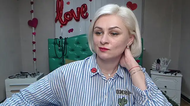 Snapshot of OliviaHorst chatting on 03.21.25 OliviaHorst online show from 03.21.25