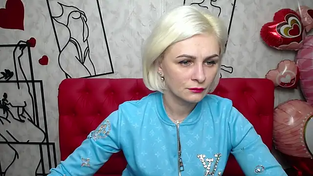 Snapshot of OliviaHorst chatting on 03.22.25 OliviaHorst online show from 03.22.25