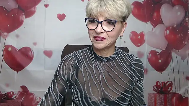Snapshot of EllaBonito chatting on 05.04.26 EllaBonito online show from 05.04.26