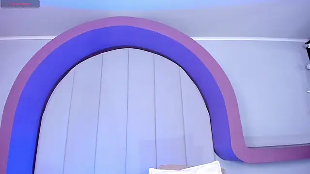 Snapshot of celestelewis chatting on 10.11.25 celestelewis online show from 10.11.25