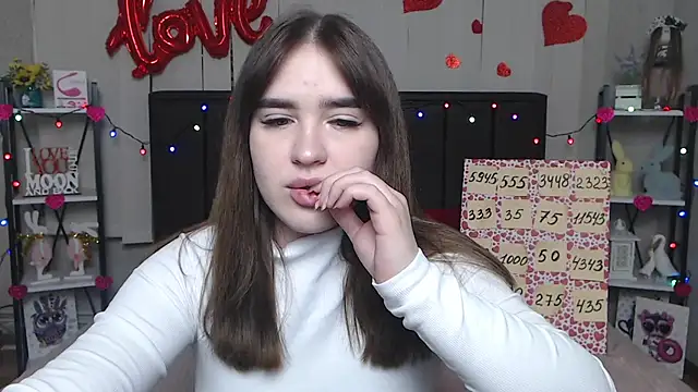 LauraHlot online show from 03.17.25