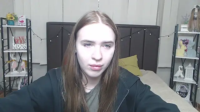 LauraHlot online show from 09.16.25