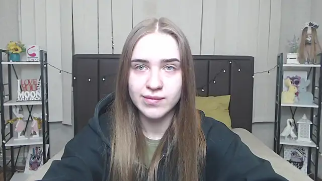 LauraHlot online show from 10.12.25