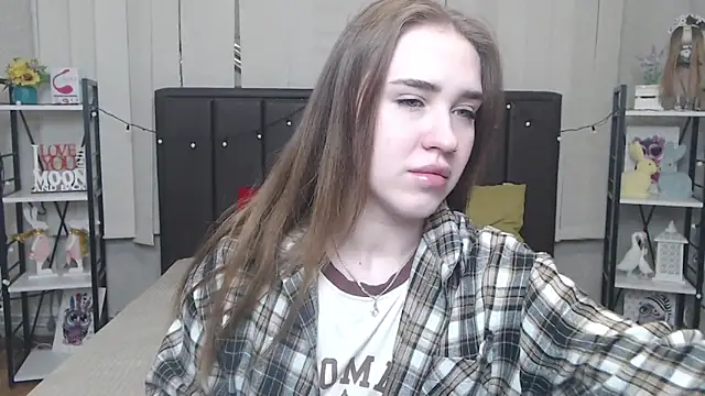 LauraHlot online show from 10.19.25